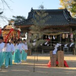 艮神社 神輿と土俵